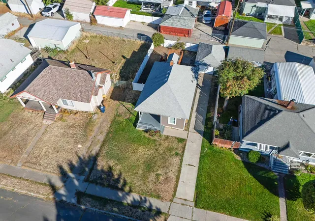 Photo 4 of Single family home for sale at 1111 E Longfellow Ave, Spokane, WA 99207 | MLS# 202625314 | Listing updated on 2026-10-09