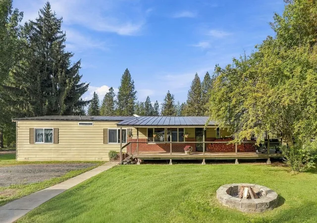 Photo 1 of Manufactured home for sale at 1924 W Burroughs Rd, Deer Park, WA 99006 | MLS# 202625324 | Listing updated on 2026-10-09