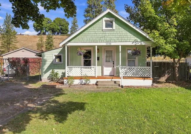 Photo 1 of Single family home for sale at 1226 W Alice Ave, Spokane, WA 99205 | MLS# 202625336 | Listing updated on 2026-10-03
