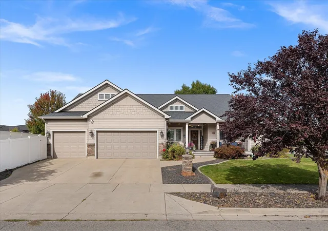 Photo 2 of Single family home for sale at 7509 N Alberta St, Spokane, WA 99208 | MLS# 202625342 | Listing updated on 2026-10-04