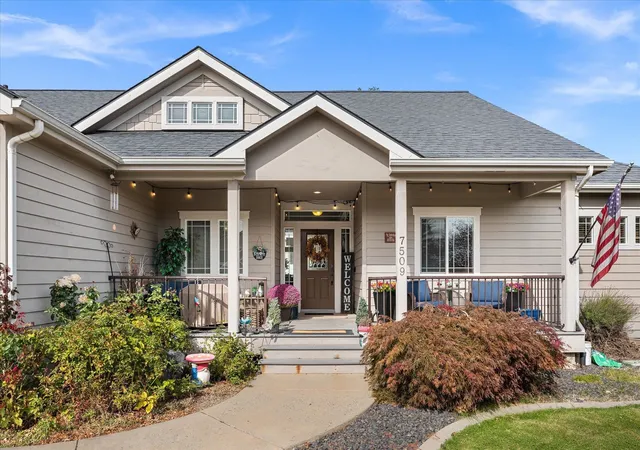 Photo 3 of Single family home for sale at 7509 N Alberta St, Spokane, WA 99208 | MLS# 202625342 | Listing updated on 2026-10-04