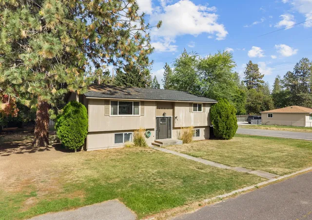 Photo 3 of Single family home for sale at 6023 E 12th Avenue, Spokane Valley, WA 99212 | MLS# 202625357 | Listing updated on 2026-10-05
