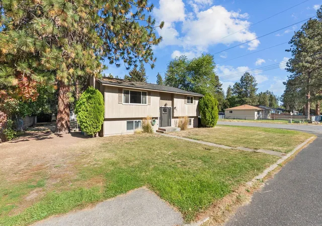Photo 4 of Single family home for sale at 6023 E 12th Avenue, Spokane Valley, WA 99212 | MLS# 202625357 | Listing updated on 2026-10-05