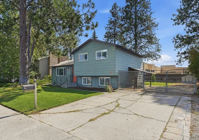 Photo 2 of Single family home for sale at 2220 E 63rd Avenue, Spokane, WA 99223 | MLS# 202625359 | Listing updated on 2026-10-06