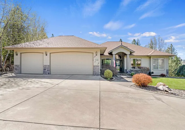 Photo 3 of Single family home for sale at 102 N Lindeblad Ln, Liberty Lake, WA 99019 | MLS# 202625361 | Listing updated on 2026-10-06