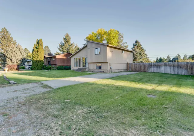 Photo 2 of Single family home for sale at 11922 E 24th Avenue, Spokane Valley, WA 99206 | MLS# 202625376 | Listing updated on 2026-10-09