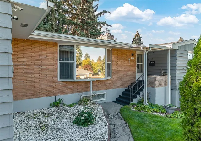 Photo 3 of Single family home for sale at 1912 S Bogart Ct, Spokane, WA 99223 | MLS# 202625386 | Listing updated on 2026-10-06
