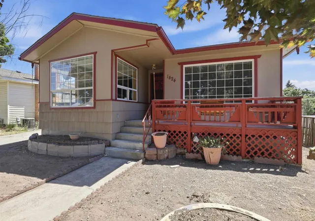 Photo 2 of Multi family home for sale at 1424 E Empire Ave, Spokane, WA 99207 | MLS# 202625392 | Listing updated on 2026-10-06