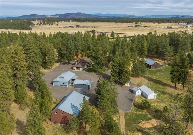 Single family home for sale at 16413 W Four Mound Rd, Nine Mile Falls, WA 99026 | MLS# 202625393
