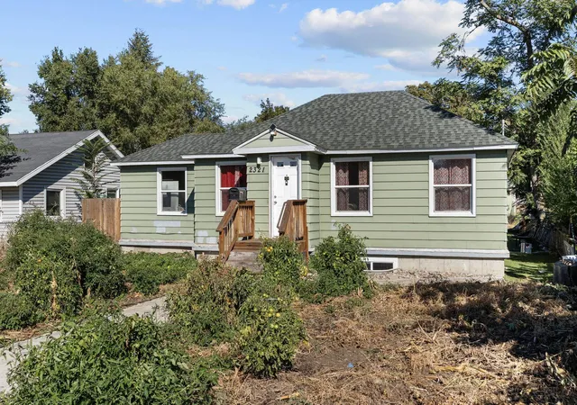 Photo 2 of Single family home for sale at 2321 E Boone Ave, Spokane, WA 99202 | MLS# 202625397 | Listing updated on 2026-10-06