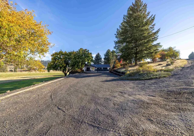 Photo 2 of Single family home for sale at 8001 E Woolard Rd, Colbert, WA 99005 | MLS# 202625398 | Listing updated on 2026-10-07