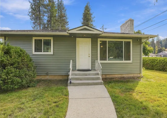 Single family home for sale at 621 W Barnes Rd, Spokane, WA 99218 | MLS# 202625408