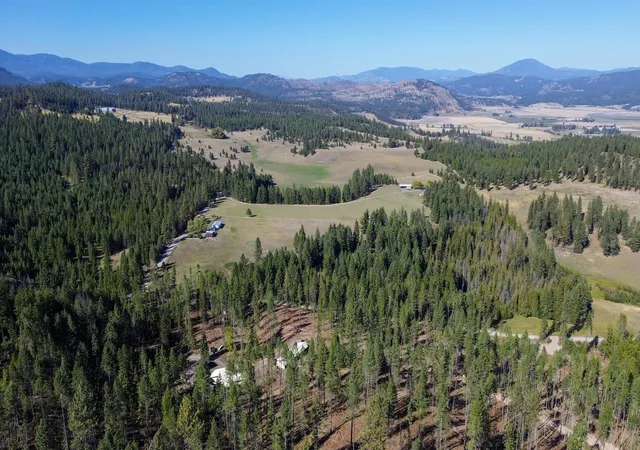 Photo 3 of Manufactured home for sale at 1783 Dearinger Rd, Addy, WA 99101 | MLS# 202625422 | Listing updated on 2026-10-07