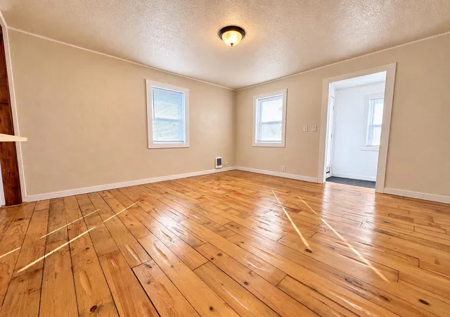 Photo 3 of Single family home for sale at 2927 E Mission Ave, Spokane, WA 99202 | MLS# 202625425 | Listing updated on 2026-10-08