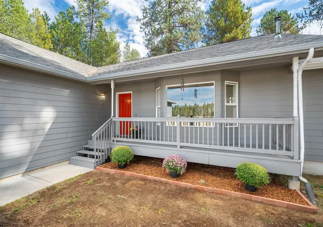 Photo 3 of Single family home for sale at 37106 N Muehle Rd, Elk, WA 99009 | MLS# 202625426 | Listing updated on 2026-10-08
