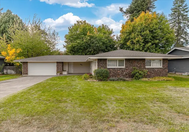 Photo 1 of Single family home for sale at 5910 S Crestline St, Spokane, WA 99223 | MLS# 202625432 | Listing updated on 2026-10-07
