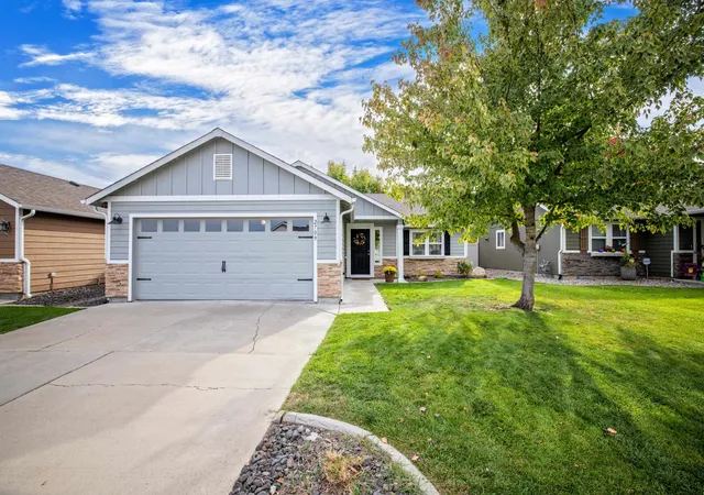Single family home for sale at 2709 W Ashley Cir, Spokane, WA 99208 | MLS# 202625434