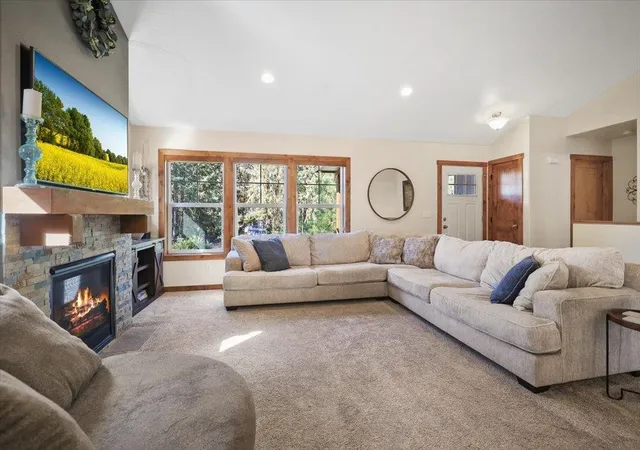 Photo 4 of Sale Pending at 11506 N Rockaway Dr, Spokane, WA 99218 | MLS# 202625440 | Listing updated on 2026-10-09