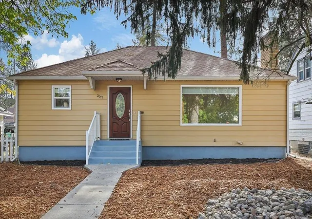 Photo 2 of Single family home for sale at 2917 W Garland Ave, Spokane, WA 99205 | MLS# 202625450 | Listing updated on 2026-10-08
