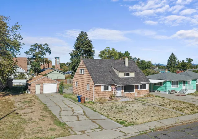 Photo 1 of Single family home for sale at 1637 E Longfellow Ave, Spokane, WA 99207 | MLS# 202625454 | Listing updated on 2026-10-08