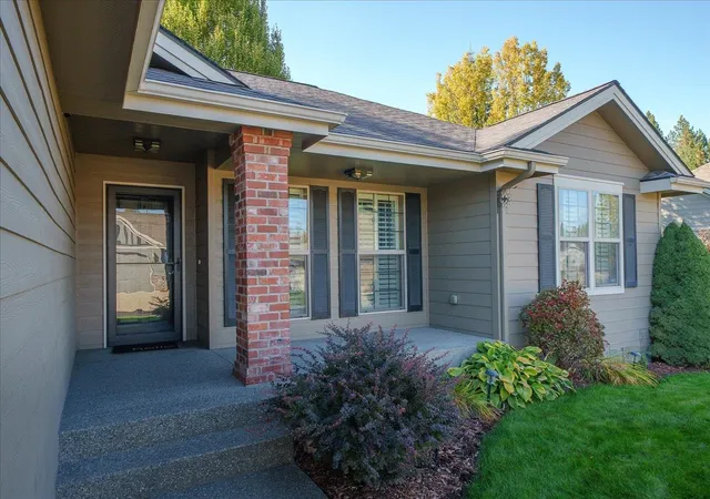 Photo 2 of Single family home for sale at 17011 Eagle Nest Ln, Colbert, WA 99005 | MLS# 202625461 | Listing updated on 2026-10-08