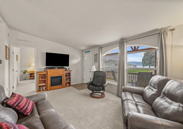 Photo 4 of Manufactured home for sale at 2218 Grovepoint Ct, Davenport, WA 99122 | MLS# 202625462 | Listing updated on 2026-10-08