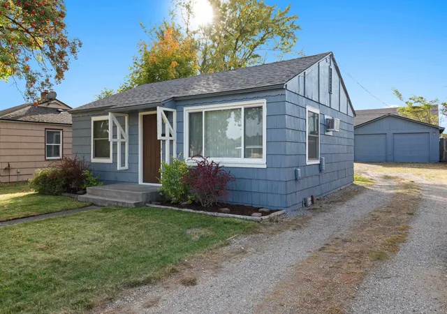 Photo 3 of Single family home for sale at 5515 N Cochran St, Spokane, WA 99205 | MLS# 202625464 | Listing updated on 2026-10-08