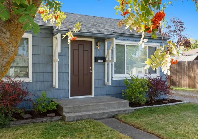 Photo 3 of Single family home for sale at 5515 N Cochran St, Spokane, WA 99205 | MLS# 202625464 | Listing updated on 2026-10-08