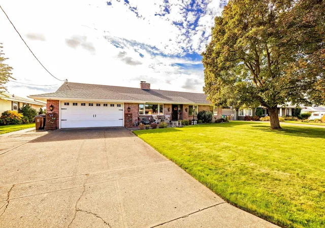 Photo 2 of Single family home for sale at 5127 W Northwest Blvd, Spokane, WA 99205 | MLS# 202625481 | Listing updated on 2026-10-08