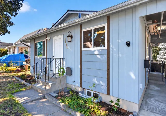 Photo 3 of Single family home for sale at 2813 N Altamont St, Spokane, WA 99207 | MLS# 202625488 | Listing updated on 2026-10-09