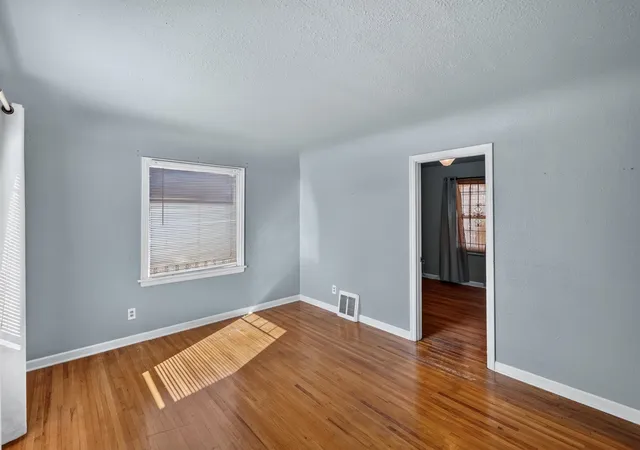 Photo 2 of Single family home for sale at 2911 E Hoffman Ave, Spokane, WA 99207 | MLS# 202625491 | Listing updated on 2026-10-09