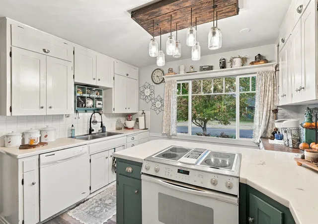 Photo 3 of Single family home for sale at 736 E 34th Avenue, Spokane, WA 99203 | MLS# 202625492 | Listing updated on 2026-10-09