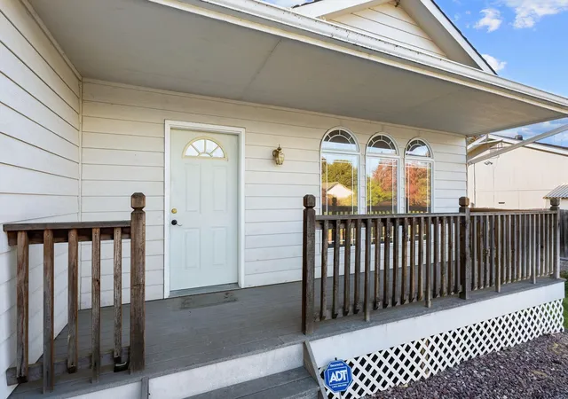 Photo 3 of Single family home for sale at 3512 E 50th Avenue, Spokane, WA 99223 | MLS# 202625493 | Listing updated on 2026-10-09