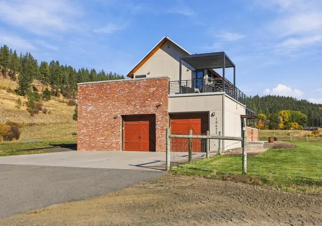 Photo 3 of Single family home for sale at 10422 S Hangman Valley Rd, Spokane, WA 99224 | MLS# 202625504 | Listing updated on 2026-10-09