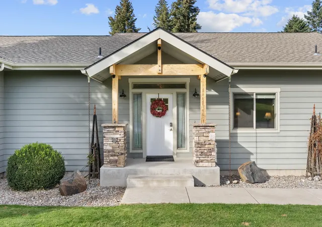 Photo 2 of Single family home for sale at 14527 E 10th Avenue, Spokane Valley, WA 99037 | MLS# 202625505 | Listing updated on 2026-10-09