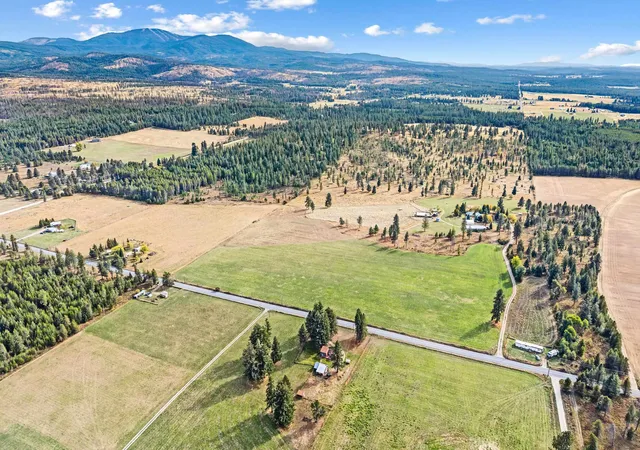 Photo 3 of Manufactured home for sale at 11512 E Bridges Rd, Elk, WA 99009 | MLS# 202625506 | Listing updated on 2026-10-09