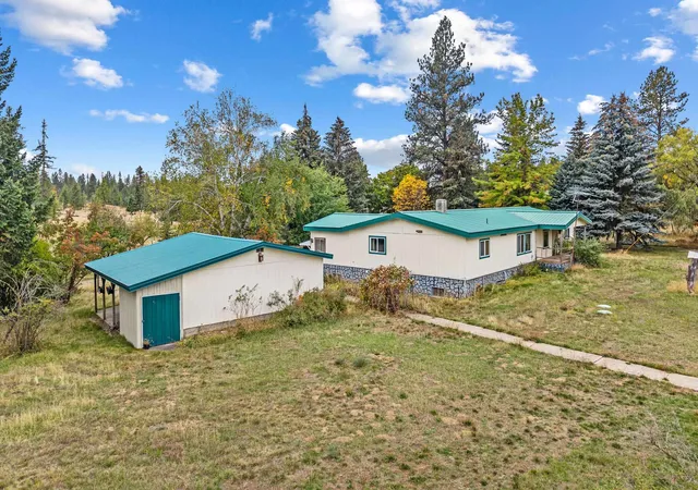 Photo 4 of Manufactured home for sale at 11512 E Bridges Rd, Elk, WA 99009 | MLS# 202625506 | Listing updated on 2026-10-09
