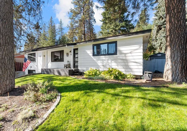 Single family home for sale at 7415 N Country Homes Blvd, Spokane, WA 99208 | MLS# 202625512