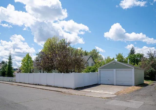 Photo 3 of Single family home for sale at 1804 W Augusta Ave, Spokane, WA 99205 | MLS# 202625519 | Listing updated on 2026-10-09