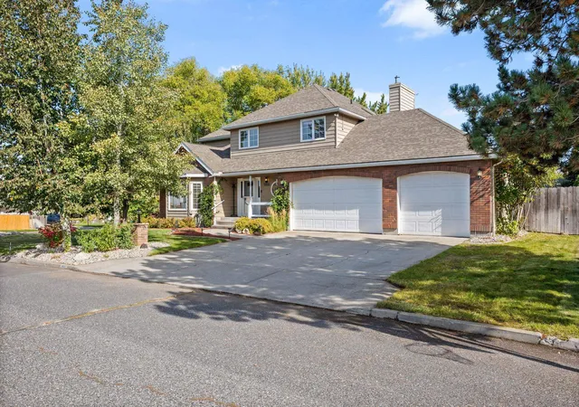 Photo 2 of Single family home for sale at 9806 N Ridgecrest Dr, Spokane, WA 99208 | MLS# 202625541 | Listing updated on 2026-10-09