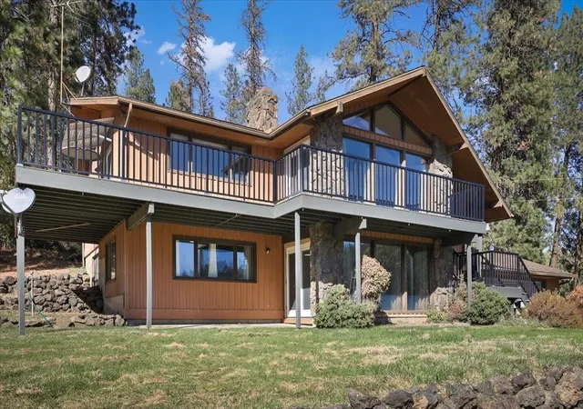 Photo 2 of Single family home for sale at 1925 N Deep Crk Rd, Medical Lake, WA 99022 | MLS# 202625545 | Listing updated on 2026-10-22