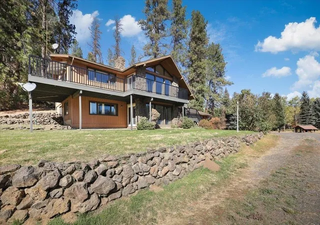 Photo 3 of Single family home for sale at 1925 N Deep Crk Rd, Medical Lake, WA 99022 | MLS# 202625545 | Listing updated on 2026-10-22