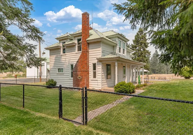 Photo 3 of Single family home for sale at 29105 S Cheney Plz Rd, Cheney, WA 99004 | MLS# 202625548 | Listing updated on 2026-10-18