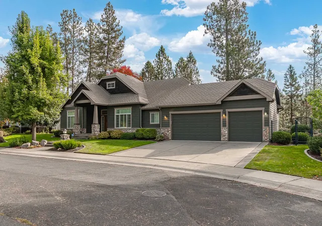 Single family home for sale at 7111 S Brookshire Ct, Spokane, WA 99223 | MLS# 202625560