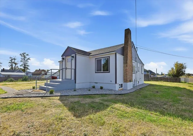 Photo 3 of Single family home for sale at 5321 N Freya St, Spokane, WA 99217 | MLS# 202625565 | Listing updated on 2026-10-09