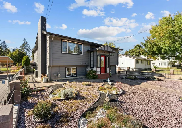 Photo 2 of Single family home for sale at 6423 N Altamont St, Spokane, WA 99217 | MLS# 202625566 | Listing updated on 2026-10-09