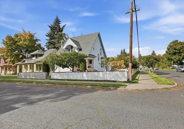 Photo 3 of Single family home for sale at 1202 W Frederick Ave, Spokane, WA 99205 | MLS# 202625570 | Listing updated on 2026-10-09