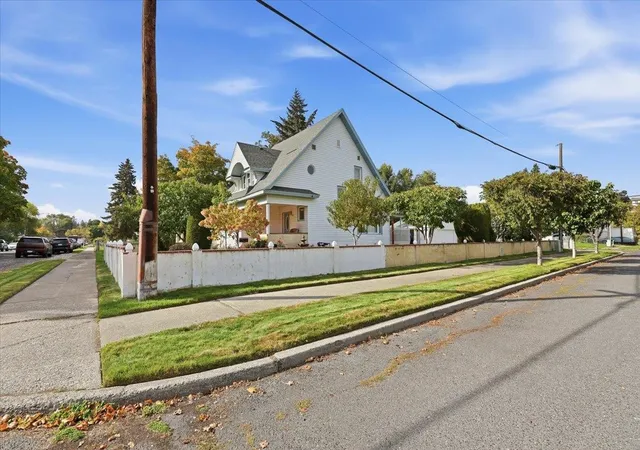 Photo 4 of Single family home for sale at 1202 W Frederick Ave, Spokane, WA 99205 | MLS# 202625570 | Listing updated on 2026-10-09