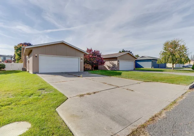 Photo 3 of Condo for sale at 6911 N Hamilton St, Spokane, WA 99208 | MLS# 202625571 | Listing updated on 2026-10-09