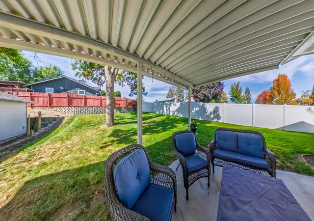 Photo 2 of Single family home for sale at 8319 N Wilding Dr, Spokane, WA 99208 | MLS# 202625574 | Listing updated on 2026-10-09